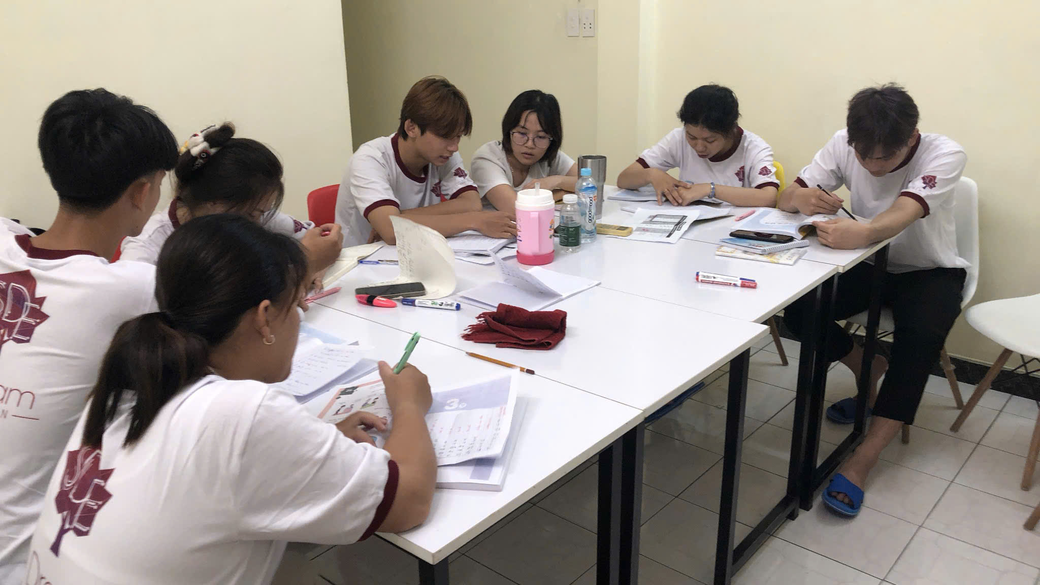 Góc lớp cũ, những người bạn còn nhớ